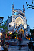 Pfarrkirche Sant Bartomeu mit Jugendstilfassade, Fensterrosette, Soller, Serra de Tramuntana, UNESCO Weltnaturerbe, Mallorca, Spanien