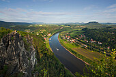 Blick von der Bastei über die Elbe, Nationalpark Sächsische Schweiz, Elbsandsteingebirge, Sachsen, Deutschland, Europa