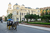 Rathaus und Alcazaba, Malaga, Andalusien, Spanien, Europa