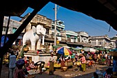 Myanmar (Burma), Mandalay State, Mandalay, the Kyain Tan Zay market