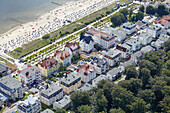 Strand und Bäderarchitektur im Ostseebad Bansin, Insel Usedom, Ostsee, Mecklenburg Vorpommern, Deutschland, Europa
