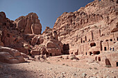 Höhlengräber im Fels von Petra, UNESCO Weltkulturerbe, Wadi Musa, Jordanien, Naher Osten, Asien