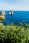 Meeresküste, Faraglioni Felsen, Capri, Kampanien, Italien