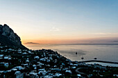 Sonnenuntergang über Marina Grande, Capri, Kampanien, Italien