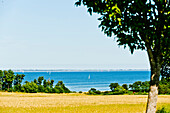 Schiffe und Blick auf die Ostsee, nähe Westerholz, Schleswig-Holstein, Deutschland