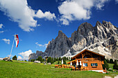 Alpine hut, Gschnagenhardter Alm in front of Geisler range, Geisler, Dolomites, UNESCO world heritage site Dolomites, South Tyrol, Italy