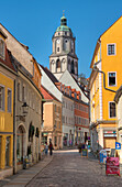 Gasse mit Frauenkirche, Meißen, Sachsen, Deutschland, Europa