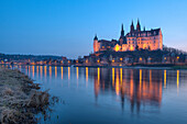 Elbe with Albrechtsburg castle and cathedra in the eveningl, Meissen, Saxony, Germany, Europe