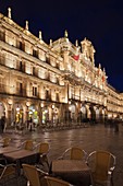 Spain, Castilla y Leon Region, Salamanca Province, Salamanca, Plaza Mayor, town hall, evening