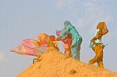 India, Rajasthan, Mukam surroundings, Jambeshwar festival, Bishnoi pilgrims bringing sand on top of Samrathal dune, thus following their guru prescriptions : ´Build dunes to break the wind and save biodiversity´