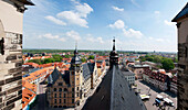 Blick von der Jakobskirche auf das Rathaus, Köthen, Sachsen-Anhalt, Deutschland, Europa