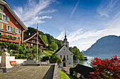 Häuser der Gemeinde Bauen am Vierwaldstättersee, Kanton Uri, Schweiz, Europa
