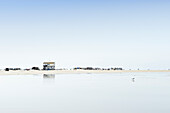 Pfahlbauten am Strand von St Peter-Ording, Halbinsel Eiderstedt, Nationalpark Schleswig-Holsteinisches Wattenmeer, Nordfriesland, Schleswig-Holstein, Deutschland, Europa