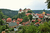 blick auf die Stadt Hohnstein in der Sächsischen Schweiz, Sachsen, Deutschland, Europa