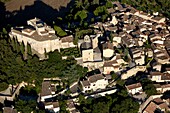 France, Vaucluse, (84), Ansouis hilltop village in southern Luberon, village labeled The Most Beautiful Villages of France (aerial photo)