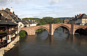 France, Midi-pyrénées, Aveyron (12), Lot valley,  Espalion, old bridge (11th century) and Lot river
