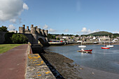 Das Städtchen Conwy mit Burg und Hafen, Nord Wales, Großbritannien, Europa
