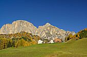 Bauernhof vor Puezgruppe, Dolomiten, UNESCO Welterbe Dolomiten, Südtirol, Italien