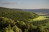 Blick vom Braunenberg Richtung Unterkochen, Wald, Aalen, Ostalbkreis, Schwäbische Alb, Baden-Württemberg, Deutschland