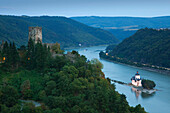 Gutenfels castle and Pfalzgrafenstein castle, Unesco World Cultural Heritage, near Kaub, Rhine river, Rhineland-Palatinate, Germany