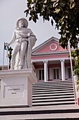 Christopher Columbus statue in front of the Government House in Nassau , Bahamas