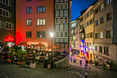 Restaurants abends im Niederdorf, Zuerich, Schweiz