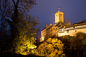 Wartburg in Eisenach, Während seines Exils auf der Wartburg übersetzte Martin Luther das Neue Testament ins deutsche. 1999 wurde die Wartburg UNESCO Weltkulturerbe, Eisenach, Thüringen, Deutschland, Europa