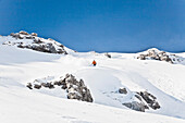 Downhill skiing from Bettlerkarspitze, Karwendel, Pertisau, Tyrol, Austria