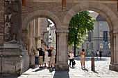 Medieval Brunswick, archway to the old town sqaure, Burgplatz and cathedral, Brunswick, Lower Saxony, Germany