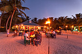 Abendessen im Restaurant Morada Bay, Islamorada, Florida Keys, Florida, USA