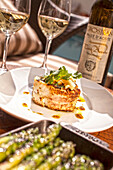 Würziger gegrillter Schwertfisch mit Zitronen-Koriander-Olivenöl Dressing, Restaurant BLT Steak at Hotel The Betsy, Ocean Drive, South Beach, Miami, Florida, USA
