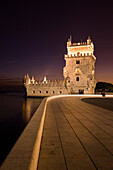 Der Turm von Belem im Dämmerlicht, Lissabon, Portugal