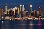 MIDTOWN SKYLINE HUDSON RIVER MANHATTAN NEW YORK CITY USA