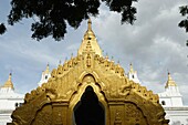The Kyauktawgyi Pagoda was built by King Bagan in 1847 on the model of the Ananda Temple at Pagan  Amarapura  Mandalay Division  Burma  Republic of the Union of Myanmar