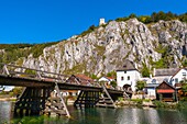 Ruins of the elevated Randeck castle with the picturesque town of Essing in the foreground, Bavaria, Germany, Europe