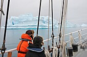 Greenland, Melville Bay, Cape York, Aboard schooner Rembrandt Van Rijn, Tricky navigation amidst drifting icebergs