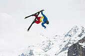Freestyle skier in action, whitestyle open, freestyle competition, Muerren, canton of Bern, Switzerland