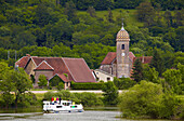 Hausboot auf dem Wasserweg Doubs-Rhein-Rhone-Kanal, Hyevre-Paroisse, Doubs, Region Franche-Comte, Frankreich, Europa