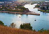 Blick von Festung Ehrenbreitstein aufs Deutsche Eck, Koblenz, Zusammenfluß von Rhein und Mosel, Rheinland-Pfalz, Deutschland, Europa