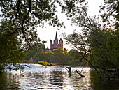 Blick über die Lahn zum Limburger Dom, St. Georgsdom, Limburg, Lahn, Westerwald, Hessen, Deutschland, Europa