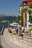 View from Gmunden across Traunsee, Orth castle in the background, Gmunden, Salzkammergut, Upper Austria, Austria