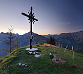 Blick von Thorhöhe auf Gamsfeld (2027m), Gipfelkreuz, Postalm, Salzburg Land, Österreich