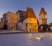 Perchtoldsdorf castle in the evening light, Perchtoldsdorf, Lower Austria, Austria