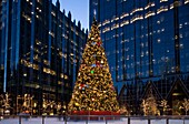 CHRISTMAS TREE LIGHTS PPG PLAZA ICE RINK DOWNTOWN PITTSBURGH PENNSYLVANIA USA