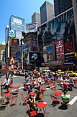 RED TABLES PEDESTRIAN PLAZA TIMES SQUARE MIDTOWN MANHATTAN NEW YORK CITY USA