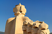 Casa Mila, Casa Milà, La Pedrera, Dachterrasse mit die Wächter, Architekt Antoni Gaudi, UNESCO Weltkulturerbe Arbeiten von Antoni Gaudi, Modernisme, Jugendstil, Eixample, Barcelona, Katalonien, Spanien
