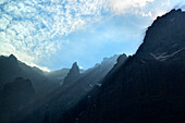 Wolkenstimmung an der Cima Val Scura, Cima Val Scura, Brentagruppe, Brenta, Dolomiten, UNESCO Weltnaturerbe Dolomiten, Trentino, Italien