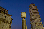 Der Schiefe Turm von Pisa am Abend, Toskana, Italien