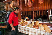 Geschäft für Wurst und Brot, Die Transfogarascher Hochstraße im Fogarascher Gebirge, Transylvanien, Rumänien