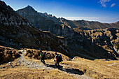 Abstieg zur Cabana Malaiesti, Bucegi Gebirge, Transylvanien, Rumänien